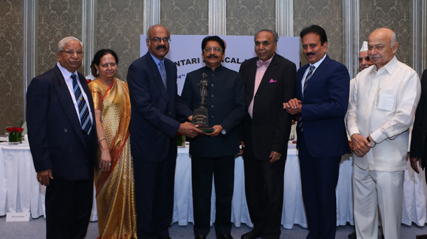 drnageshwarreddyfelicitatedwithdhanvantariaward